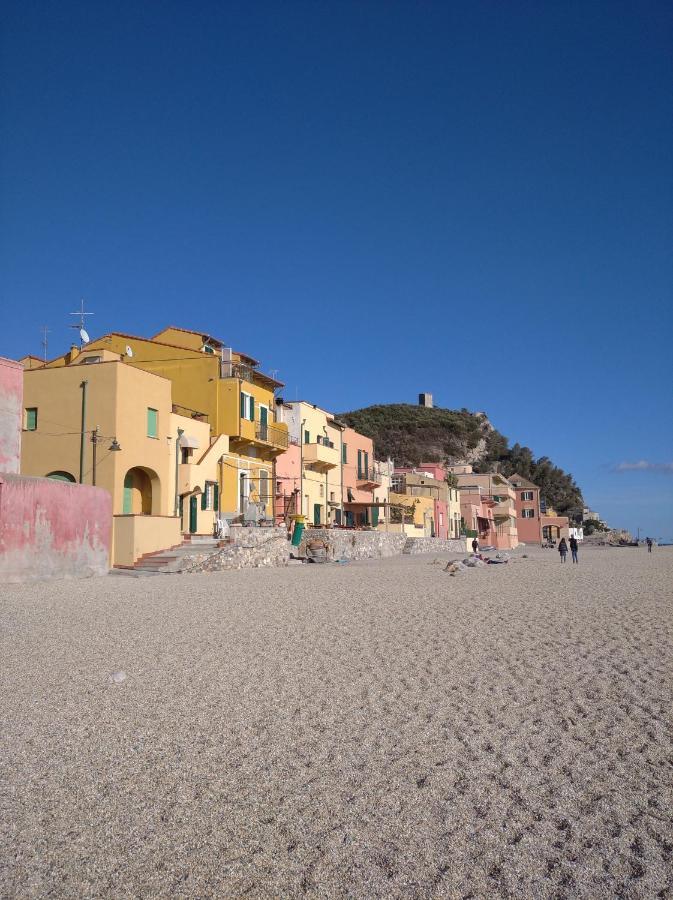 Casa Mariuccia A Due Passi Dal Mare Daire Finale Ligure Dış mekan fotoğraf