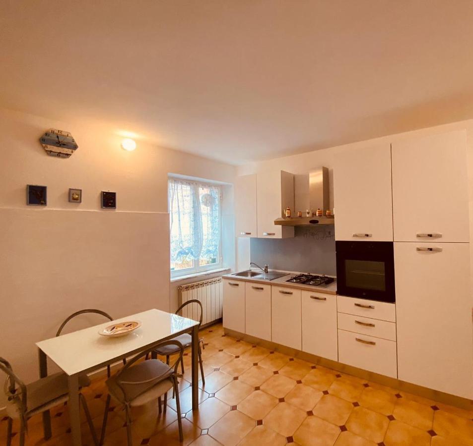 Casa Mariuccia A Due Passi Dal Mare Daire Finale Ligure Dış mekan fotoğraf